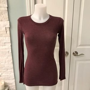 Long sleeve fitted distressed burgundy/mauve tee